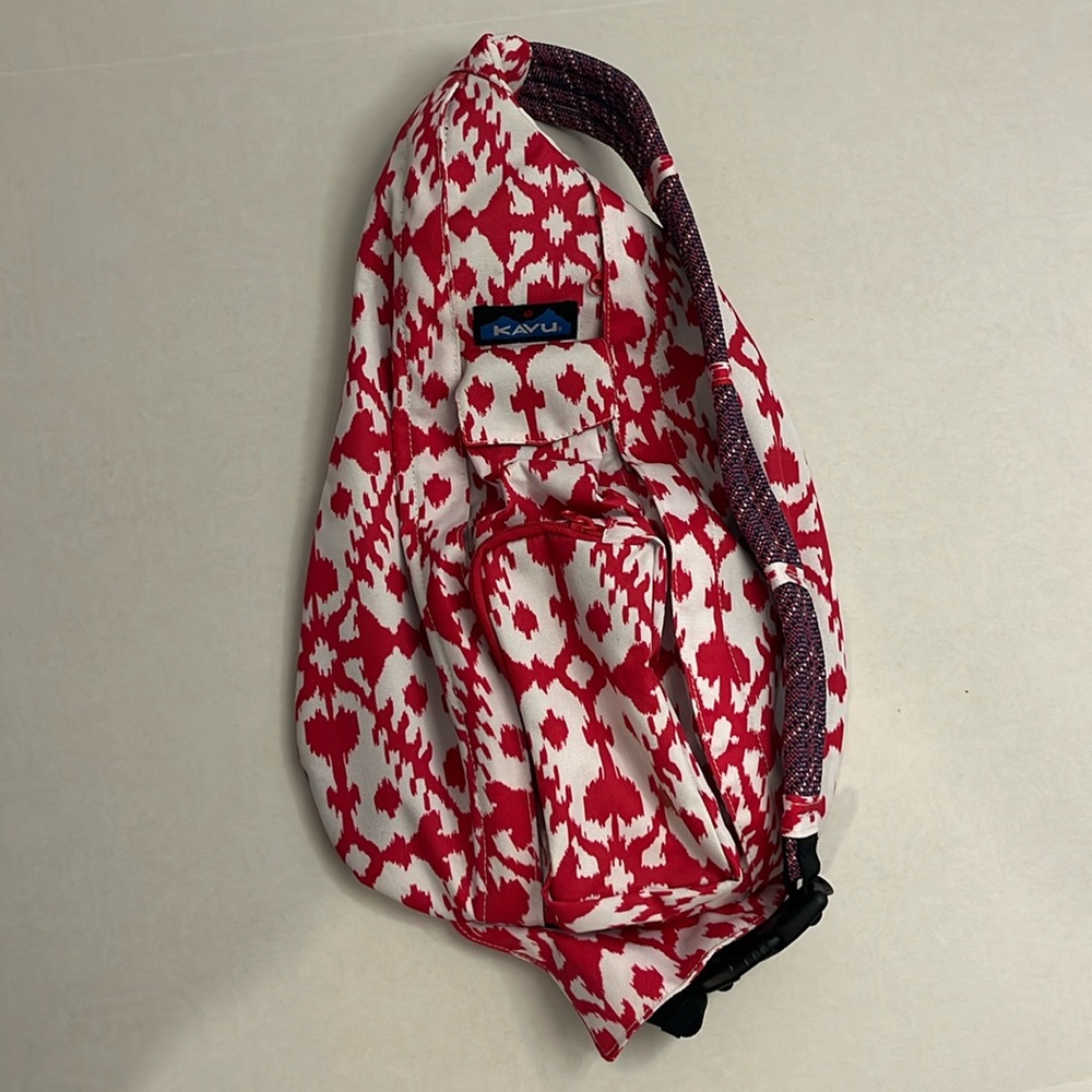 Kavu rope sling bag pink zip pockets handbag crossbody